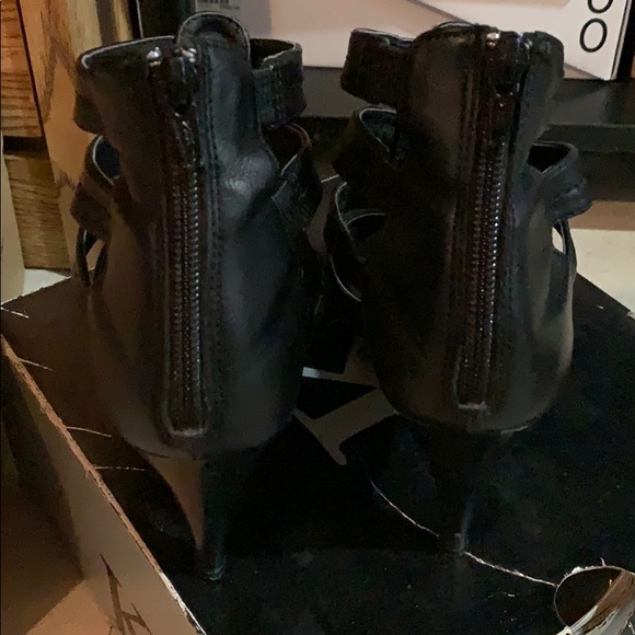 High heeled sandals - Picture 3 of 3